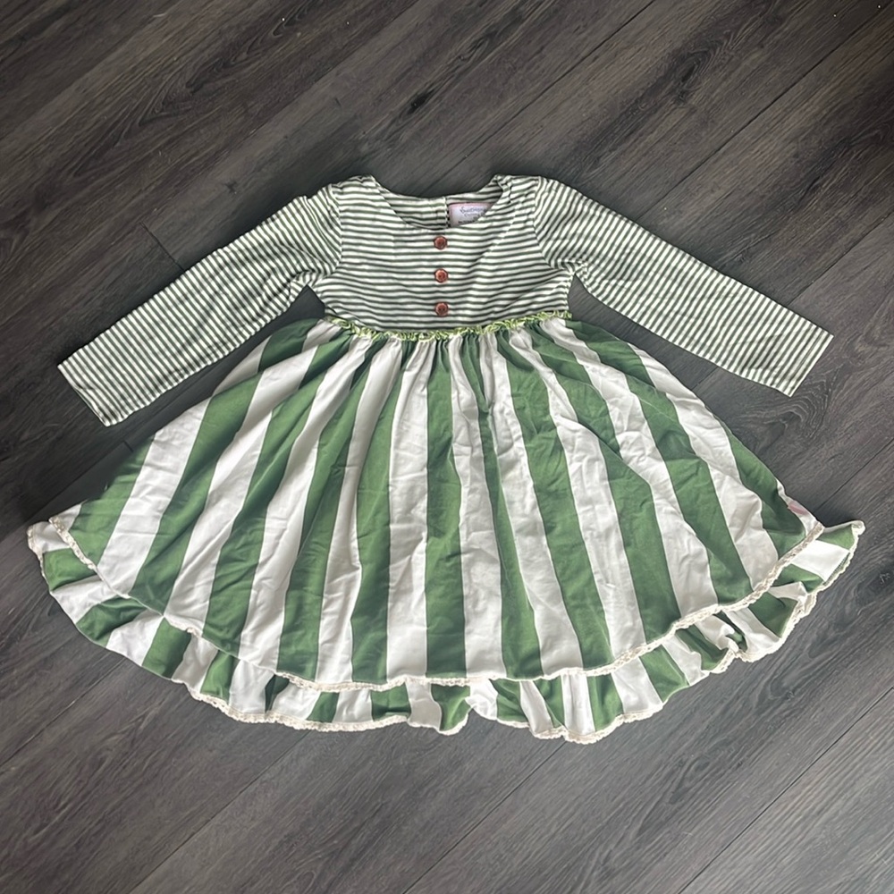 Size 6 SweetHoney dress with buttons on front and back